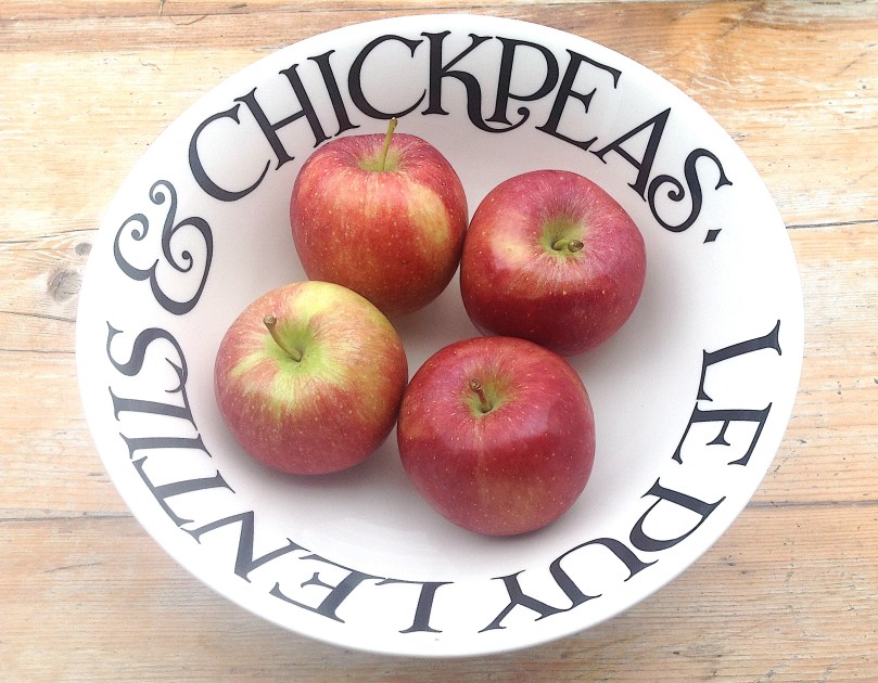 Cholesterol lowering foods - apples